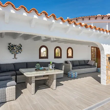 Villa Moose - Plusholidays *